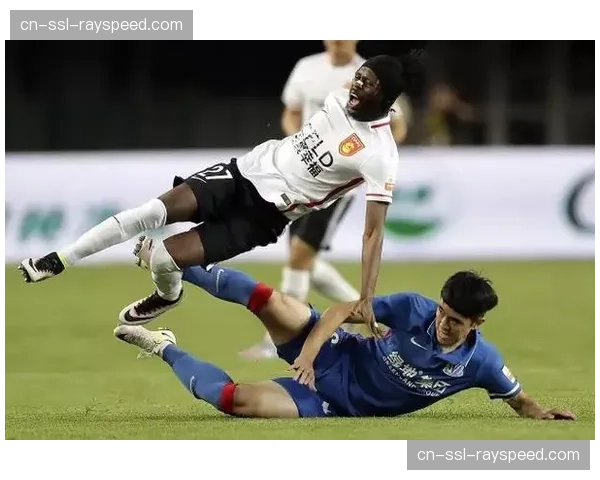 尼斯3-3战平洛里昂,卢谢梅开二度难救主 尼斯3-3战平洛里昂,卢谢梅开二度难救主