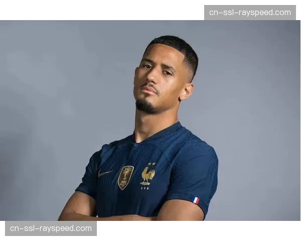 法国队后防紧急换将:萨利巴伤退,拉克鲁瓦迎首度征召 法国队后防紧急换将:萨利巴伤退,拉克鲁瓦迎首度征召